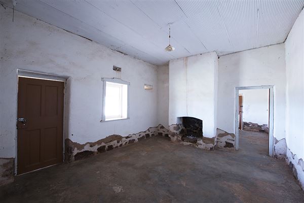 Barrow Creek Telegraph Station
